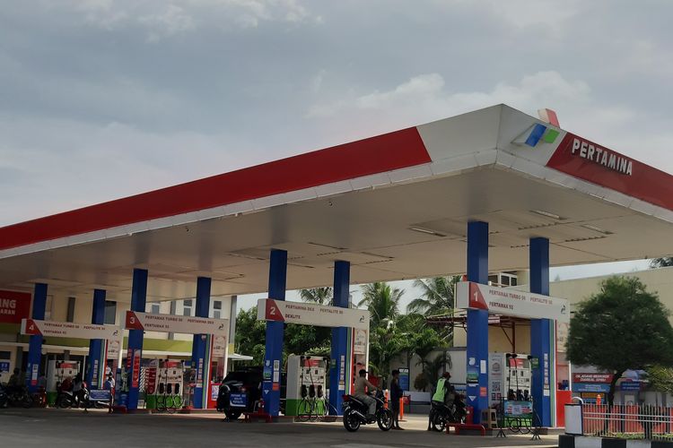 Harga Pertamax Naik, Antrian Pertalite Mengular di Bener Meriah
