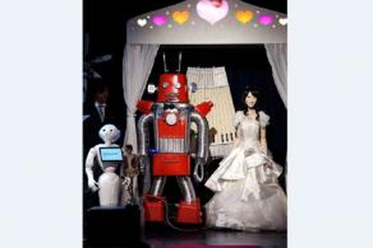Robot Frois dan Yukirin saat menggelar pernikahan