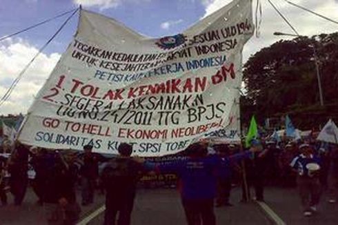 Ribuan Demonstran Buruh Datangi DPR