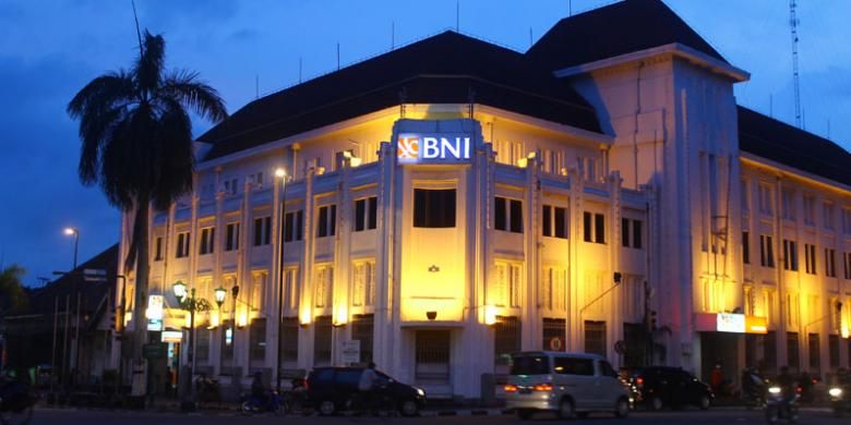 Bangunan Belanda yang dulunya bekas Kantor de Javasche Bank saat ini menjadi Gedung Bank BNI 46 Yogyakarta.