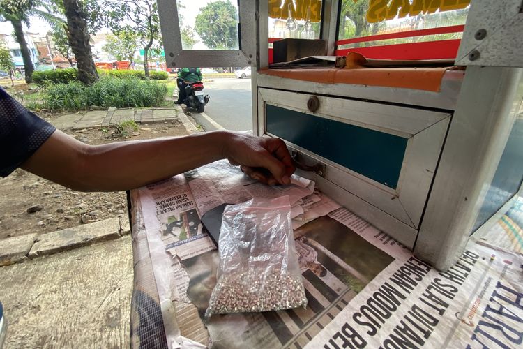 Cerita Pedagang Emas Senen Jadi “Agen Lapangan”, Rugi Puluhan Juta akibat Emas Lapisan