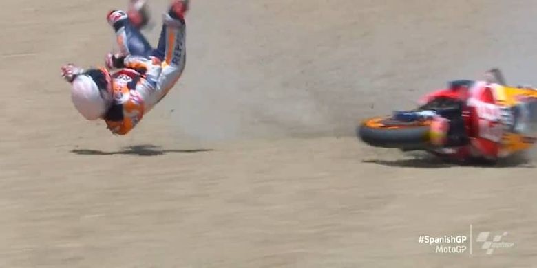 Marc Marquez terjatuh saat balapan di seri pertama MotoGP 2020 di Sirkuit Jerez, Spanyol
