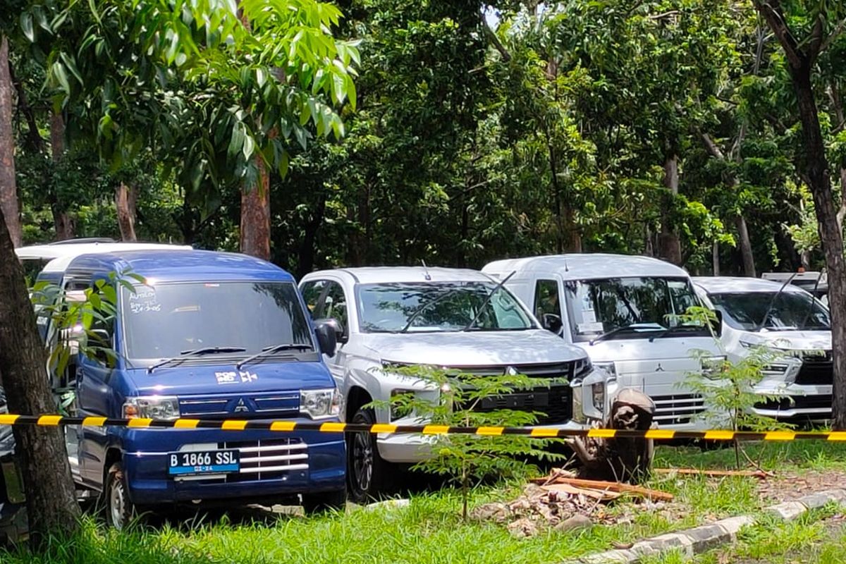 Minicab MiEV di area Parkiran JIExpo Kemayoran

