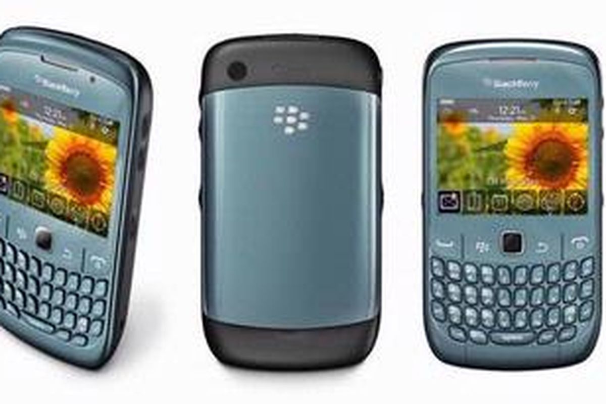 BlackBerry Curve 8520 biru.