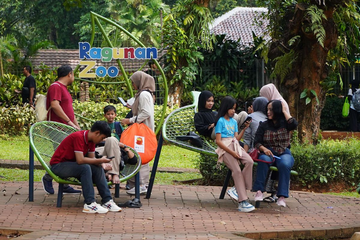 Harga Tiket Ragunan Bakal Naik, Warga Jakarta Dapat Tarif Khusus