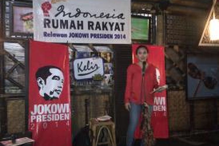 Rieke Diah Pitaloka, saat deklarasi Indonesia Rumah Rakyat (IRR) di Malang, Jawa Timur, Rabu (14/5/2014). IRR itu dideklarasikan untuk relawan Jokowi, yang akan maju jadi Presiden 2014.