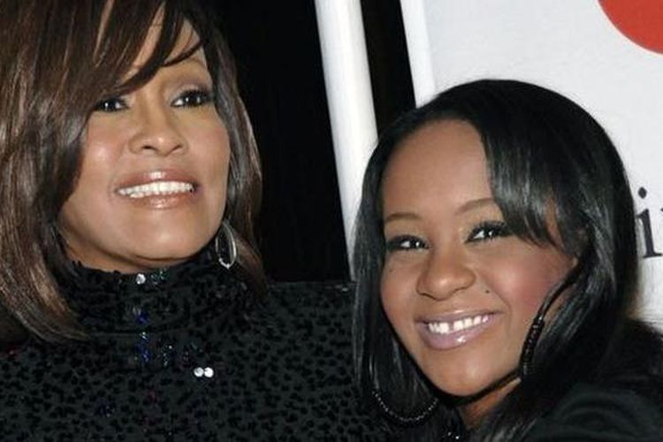 Whitney Houston (kiri) dan Bobbi Kristina Brown