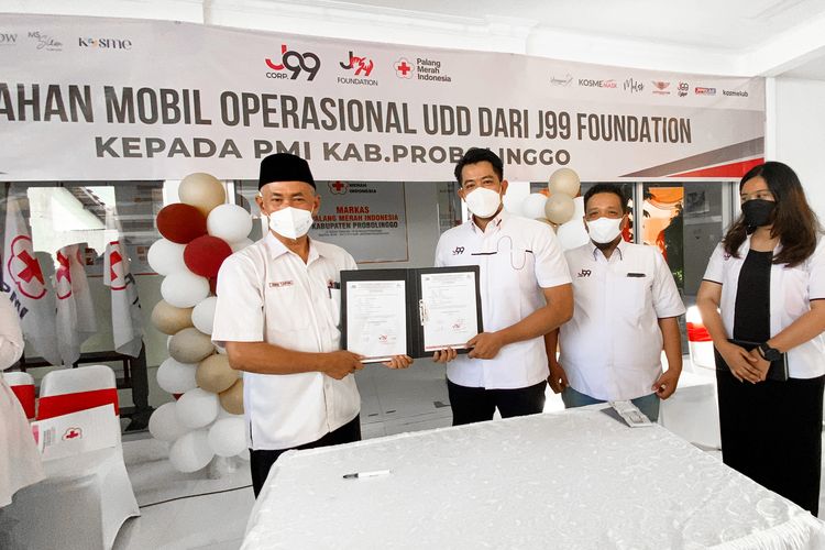 Pemberian bantuan CSR kepada PMI Kabupaten Probolinggo merupakan wujud komitmen J99 Corp dalam mendukung pemerintah mencapai angka keamanan darah nasional. 