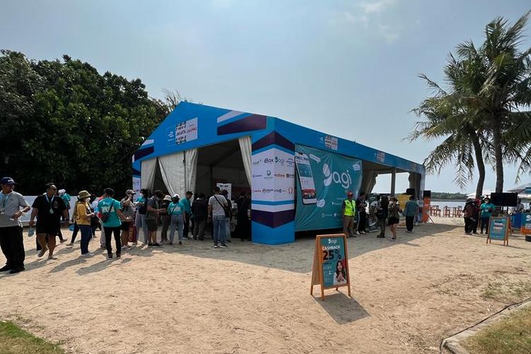 Salah satu booth Agi, aplikasi digital terbaru dari Bank Artha Graha Internasional di pagelaran Formula E Jakarta yang bergulir di Jakarta International E-prix Circuit (JIEC), Kawasan Ancol, Kecamatan Pademangan, Jakarta Utara, Sabtu (4/6/2022).