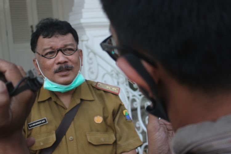 Direktur RSUD Pagelaran Cianjur dr Awie Darwizar menyebutkan ada 20.000 pieces masker yang hilang di gudang farmasi rumah sakit dalam dua kasus dugaan pencurian pada Februari dan Maret 2020.