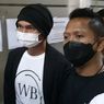 Anji Jalani Pemeriksaan Kesehatan di Mapolres Jakarta Barat