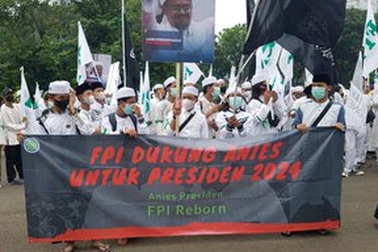 Sejumlah orang mengatasnamakan FPI Reborn mendeklarasikan dukungan kepada Anies Baswedan pada Pilpres 2024 di kawasan Patung Kuda, Jakarta, Senin, 6 Juni 2022.