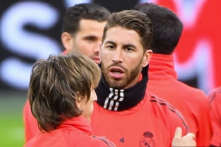 Sergio Ramos berlatih di Johan Cruyff Arena, 12 Februari 2019, jelang laga Ajax Amsterdam vs Real Madrid pada babak 16 besar Liga Champions, 