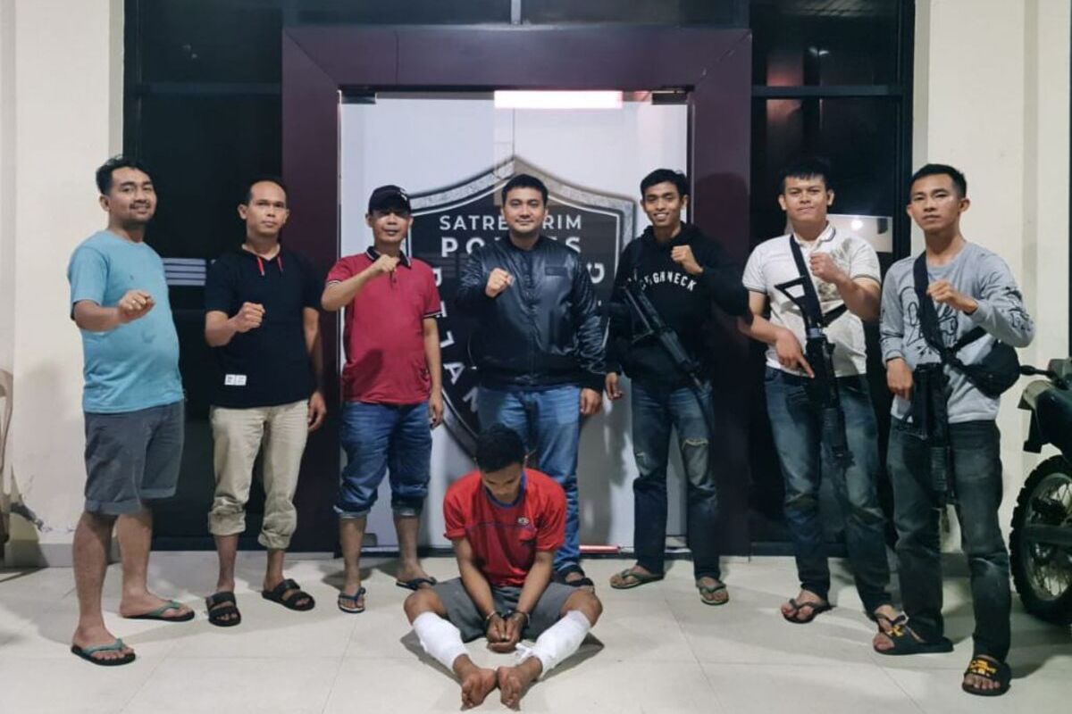 Tim Opsnal Satuan Reserse Kriminal (Satreskrim), Polres Rejang Lebong, Polda Bengkulu, menembak dan menangkap pelaku begal mobil ambulan pengantar pasien covid yang terjadi pada tahun 2021 inisial EDS.