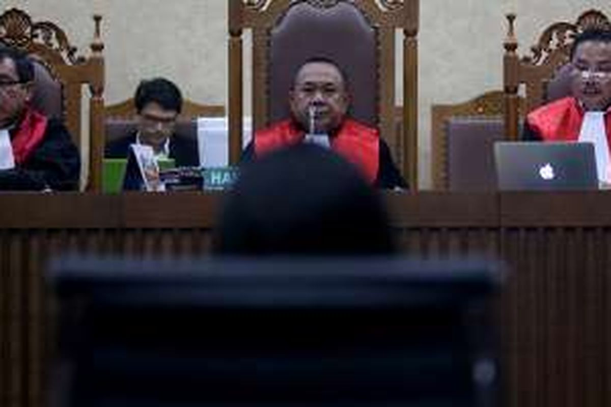 Terdakwa Jessica Kumala Wongso menjalani sidang dengan agenda tanggapan jaksa penuntut umum di Pengadilan Negeri Jakarta Pusat, Senin (17/10/2016). Jessica menjadi terdakwa terkait dugaan kasus pembunuhan Wayan Mirna Salihin.