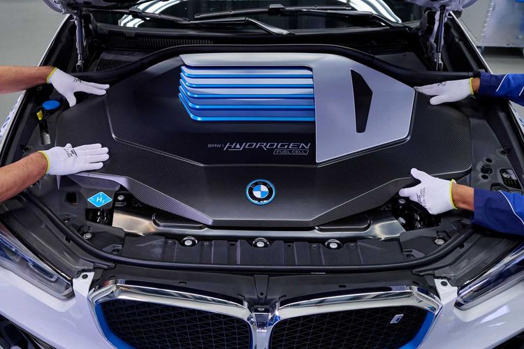 BMW iX5 Hydrogen Fuel Cell mulai diproduksi