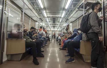 Viral Pria Diduga Masturbasi di KRL, Ini Respons KAI Commuter ...