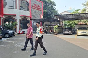 Satpam Bundaran HI yang Bersujud ke Sopir Alphard Datangi Polsek Menteng untuk Mediasi