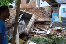 Fondasi Terkikis Banjir, Tiga Rumah di Kemiling Lampung Ambles