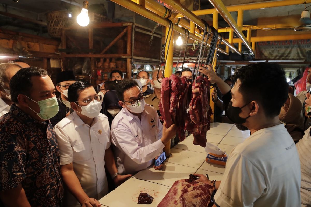 Datangi Pasar Cibinong, Temuan Badan Pangan Nasional: Daging Sapi Mahal