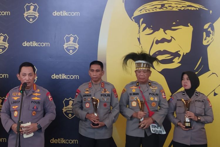Kepala Kepolisian Negara Republik Indonesa (Kapolri) Jenderal Listyo Sigit Prabowo di acara Hoegeng Award 2022 di The Tribata Dharmawangsa, Jakarta, Jumat (1/7/2022).