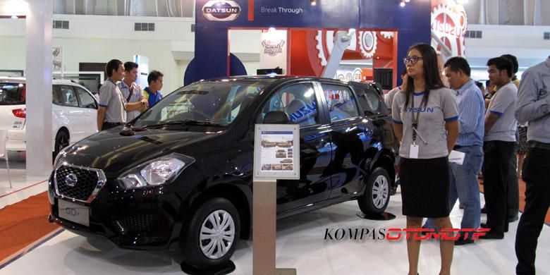 Datsun GO  di Pameran Otomotif Semarang 2014.