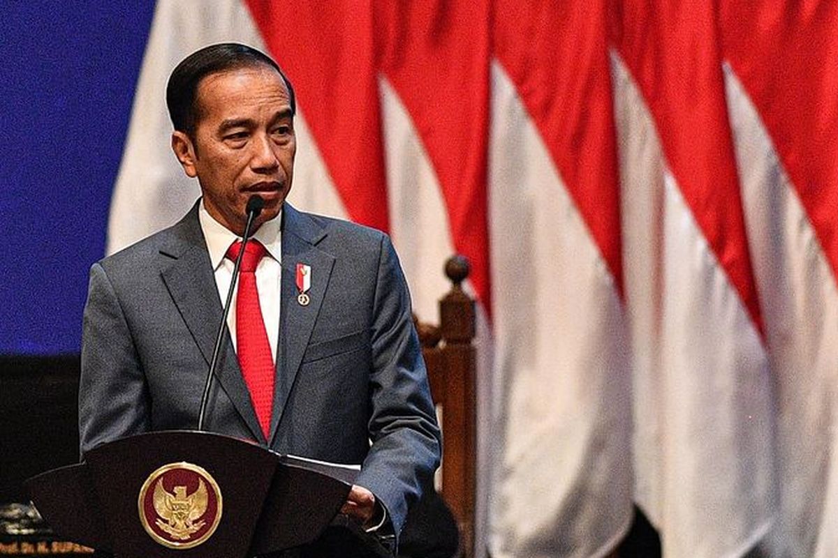 Presiden Joko Widodo menyampaikan pengarahan dalam Sidang Pleno Istimewa Laporan Tahunan Mahkamah Agung Tahun 2019 di Jakarta Convention Center, Jakarta, Rabu (26/2/2020). Jokowi sebut ada kemungkinan PPKM dihentikan pada akhir tahun 2022. 