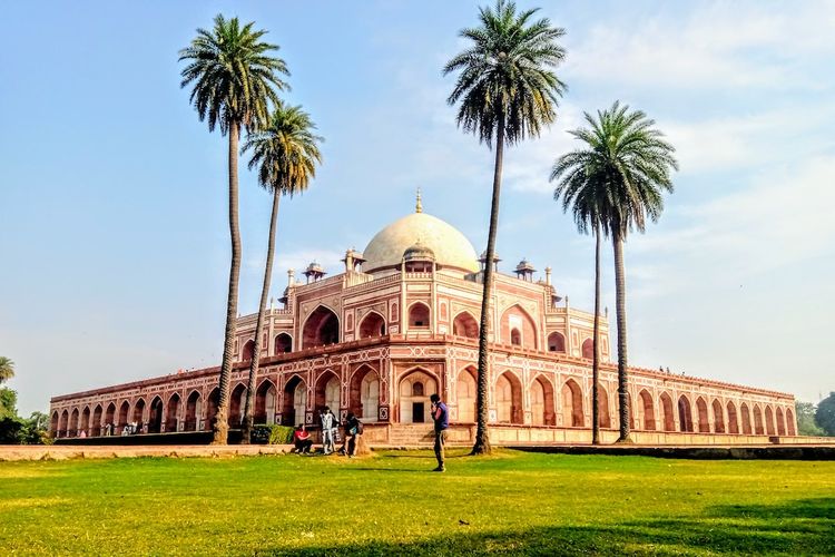 Humayun's Tomb di Delhi, India. Vistara kini terbang langsung dari Delhi ke Denpasar. 