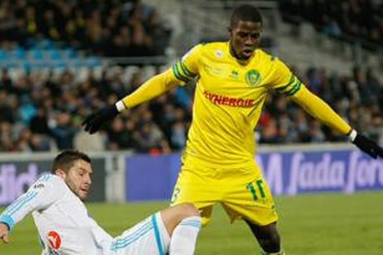 Bek anyar Chelsea, Papy Djilobodji (kanan).