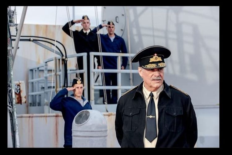 Peter Simonischek di film Kursk (2018).