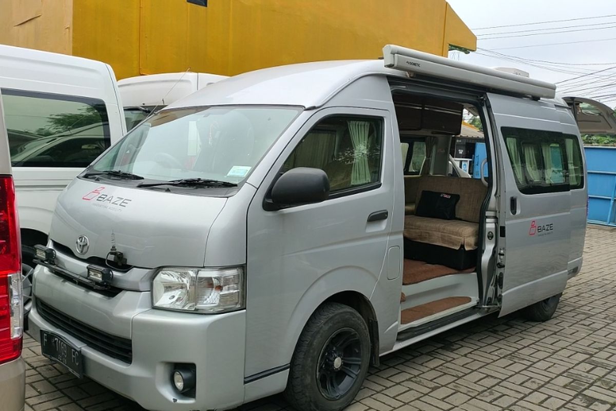 Toyota HiAce motorhome buatan Baze