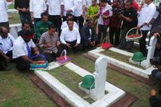 Jokowi Tabur Bunga di TMP Trikora Jayapura