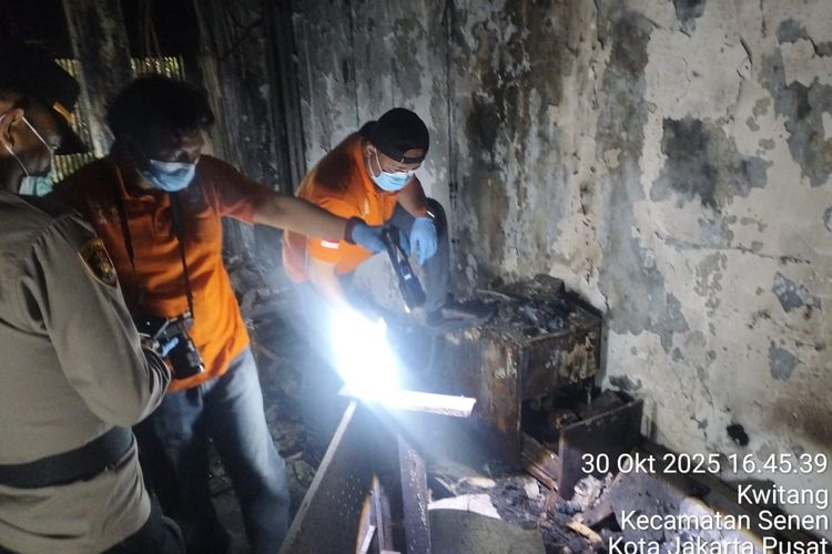  Polisi Selidiki Dua Kerangka Manusia Ditemukan di Gedung Bekas Kebakaran Rusuh Agustus (Foto Humas Polres Jakpus)
