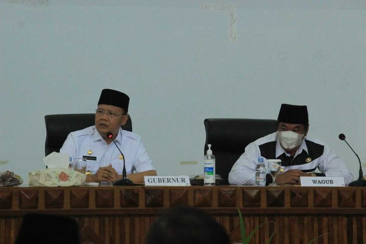 Gubernur Bengkulu dan wakilnya, Rohidin Mersyah- Rosjonsyah