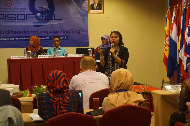 Annual International Symposium of Foreign Language Learning (AISOFOLL) ke-9. bagi para pendidik, peneliti, dan pemerhati pendidikan bahasa selama dua (17-18/10) di Serpong, Banten.