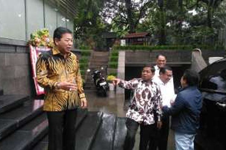 Ketua Umum Partai Golkar Setya Novanto menyambut kedatangan Ketua Umum Partai Kebangkitan Bangsa Muhaimin Iskandar, Jumat (2/12/2016).
