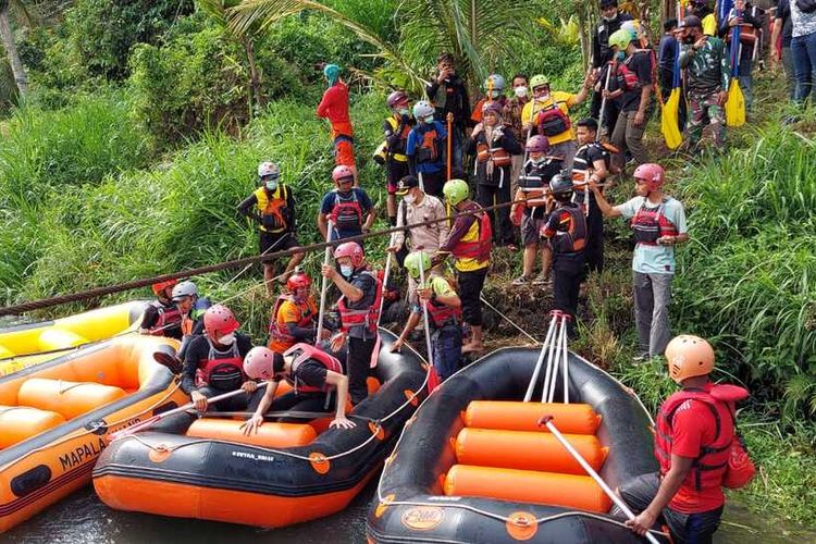 Gubernur Sumbar Mahyeldi hadiri acara arum jeram di Agam, Minggu (5/9/2021)