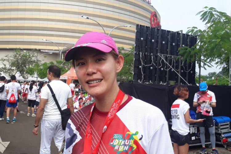 Olga Lydia mengikuti olahraga lari 10 kilometer dalam acara Joyful Run di Mal @ Alam Sutera, Tangerang, Banten, Minggu (7/5/2017).