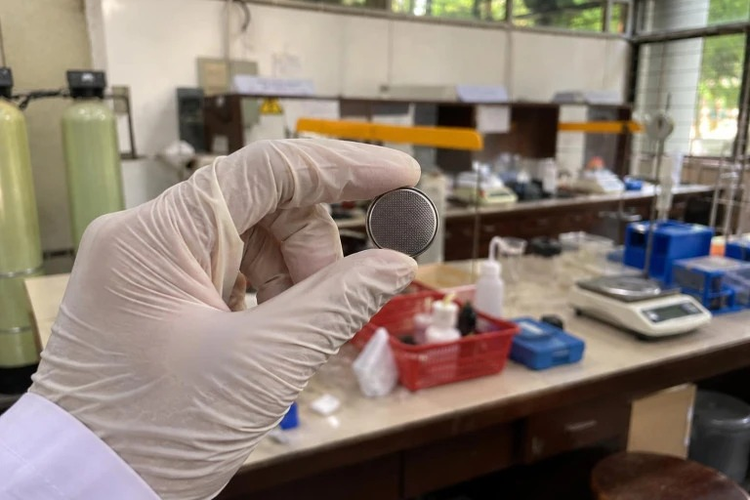 Limbah Jerami Padi Bisa Jadi Bahan Pembuat Baterai di Tangan Tim Mahasiswa UGM