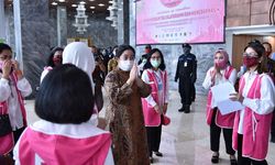 Persaudaraan Istri Anggota DPR Bagikan 1.700 Paket Sembako, Puan: Ini Gotong Royong Sosial