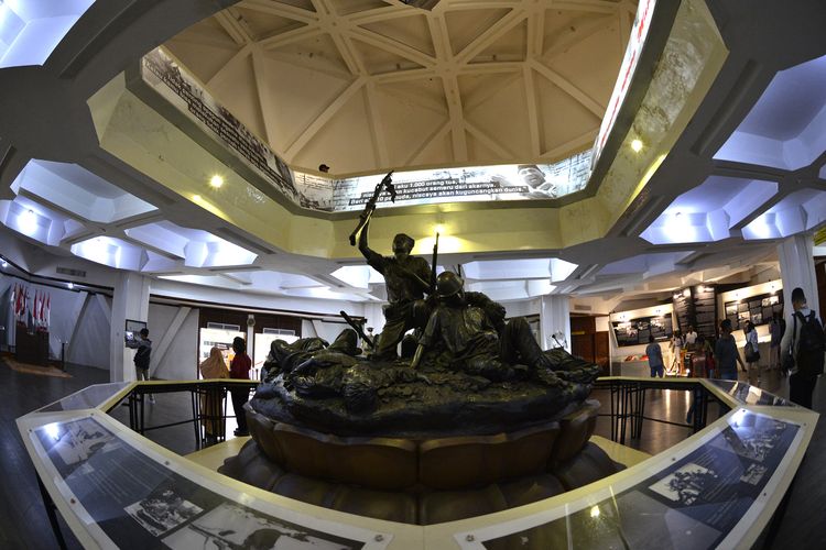 Museum Sepuluh Nopember di Kota Surabaya. Salah satu wisata sejarah yang bisa dikunjungi saat memperingati Hari Pahlawan 10 November.
