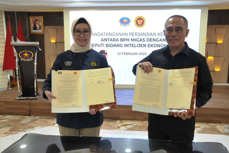 Badan Pengatur Hilir Minyak dan Gas Bumi (BPH Migas) menandatangani Perjanjian Kerja Sama (PKS) dengan Deputi Bidang Intelijen Ekonomi Badan Intelijen Negara (BIN) tentang Sinergi Pengawasan dan Pengamanan Preventif atas Penyediaan dan Pendistribusian Bahan Bakar Minyak (BBM) dan Gas Bumi Melalui Pipa, Jakarta, Rabu (22/2/2023).