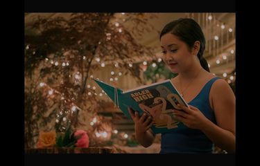 Lana Condor dalam salah satu adegan film To All the Boys: Always and Forever.