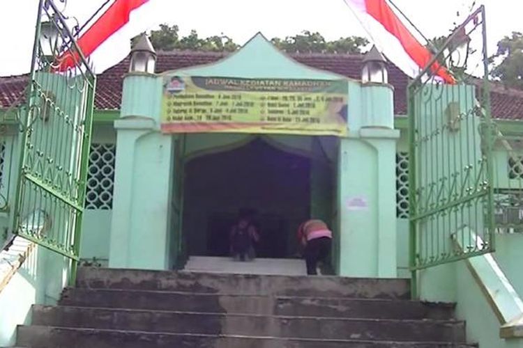 Masjid Laweyan di Pajang, Solo, Jawa Tengah, selalu ramai dikunjungi menjelang Lebaran, Selasa (14/6/2016).