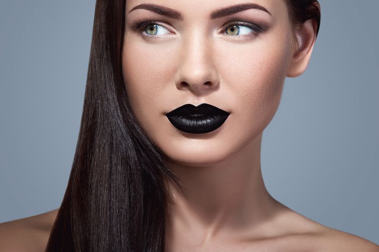 Ilustrasi lipstik hitam.