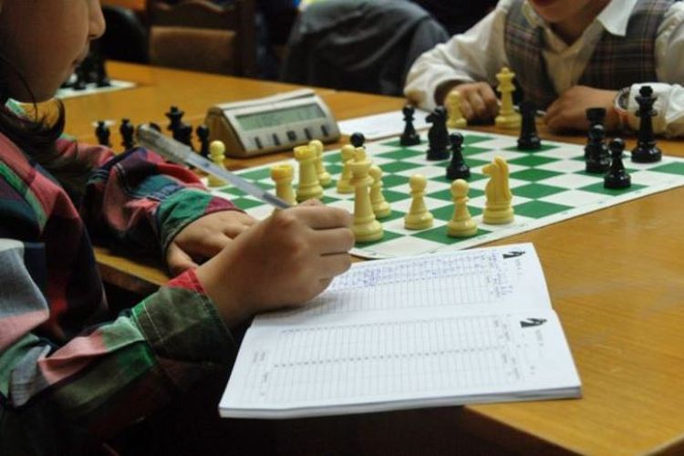Sejak 2011, semua anak di Armenia berusia 6 sampai 8 tahun wajib mengikuti pelajaran catur. (BBC)