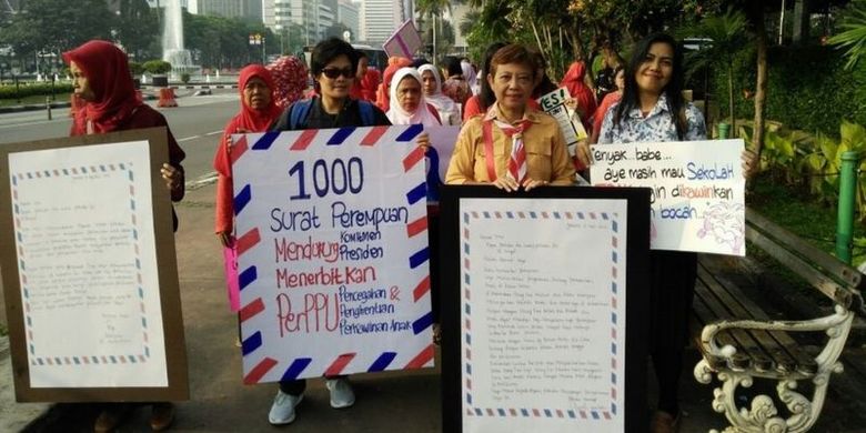 Sejumlah aktivis perempuan tuntut Jokowi stop perkawinan anak tahun 2018 lalu.