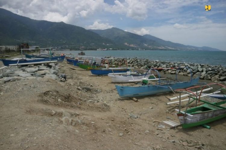 Tanggul Pantai Silebeta, Provinsi Sulawesi Tengah.