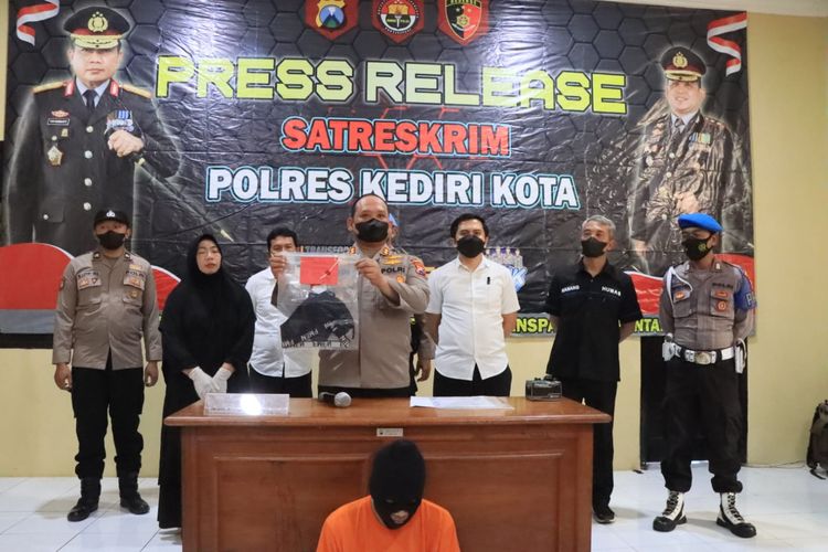 Kapolres Kediri Kota AKBP Wahyudi saat gelar kasus pesilat yang tewas saat latihan.