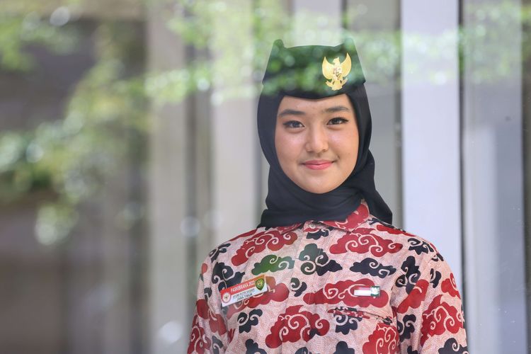 Tim Pasukan Pengibar Bendera Pusaka (Paskibraka) Nasional upacara HUT Kemerdekaan Ke-77 RI tahun 2022, Ayumi Putri Sasaki saat ditemui di Jakarta, Kamis (18/8/2022). Ayumi Putri Sasaki terpilih jadi pembawa Merah Putih saat diturunkan.